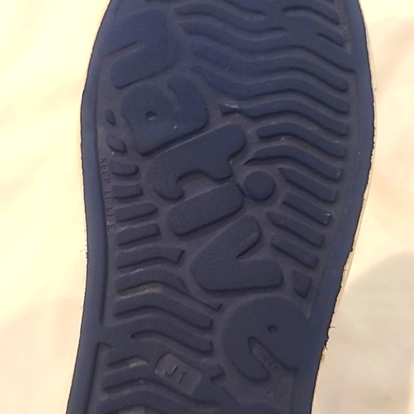 💙Native Jefferson Navy Kids shoes, size J1💙 - Picture 5 of 5